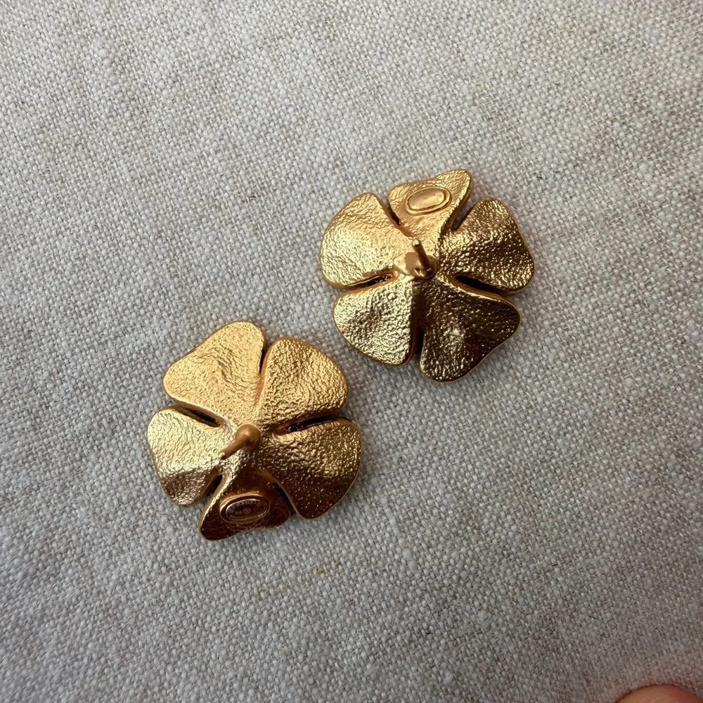 🤎 Chanel Camellia CC Flower Earrings ✨🤎